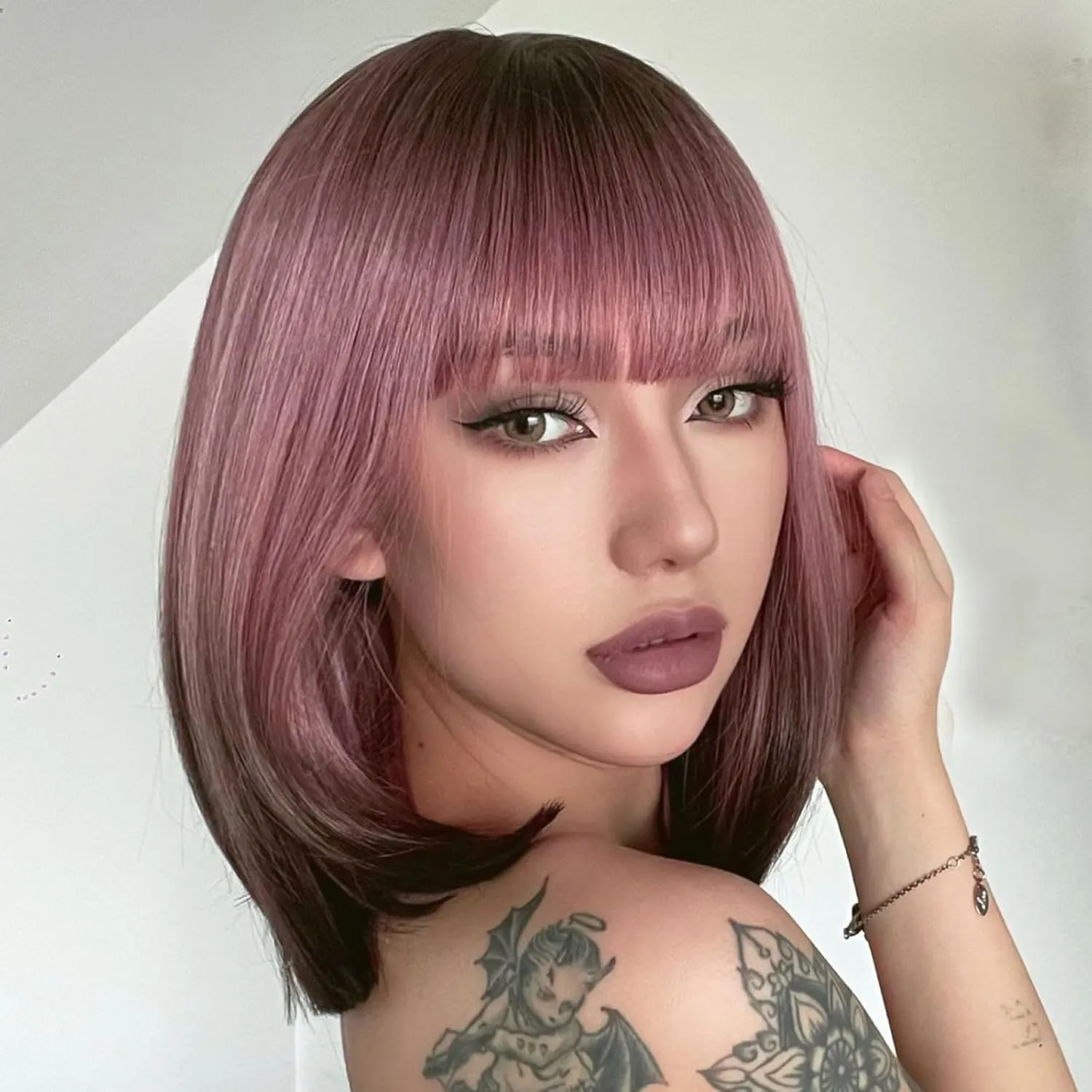 AISI BEAUTY Ash Pink Bob Wig with Bangs Short Straight Wigs for Women 12 Inch Synthetic Straight Hair Wig for Girl Cosplay Party Wear