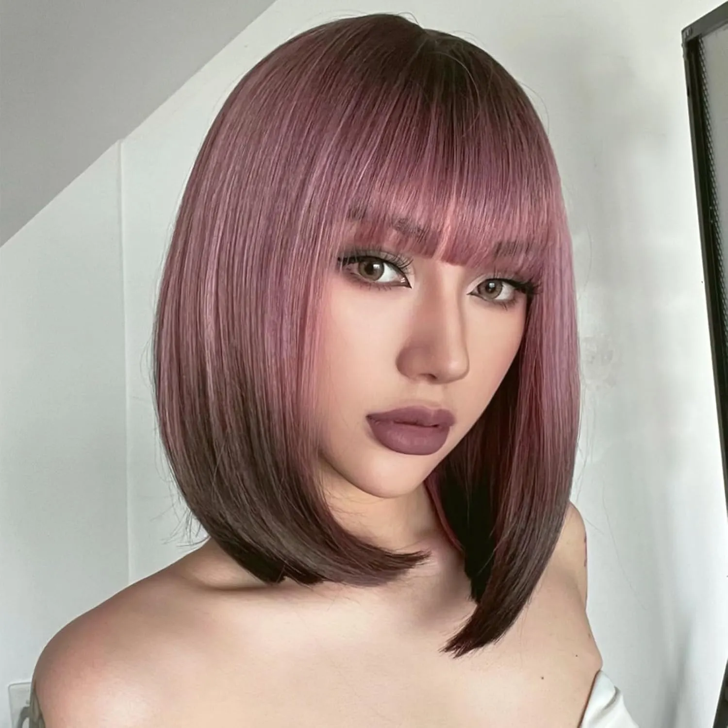 AISI BEAUTY Ash Pink Bob Wig with Bangs Short Straight Wigs for Women 12 Inch Synthetic Straight Hair Wig for Girl Cosplay Party Wear