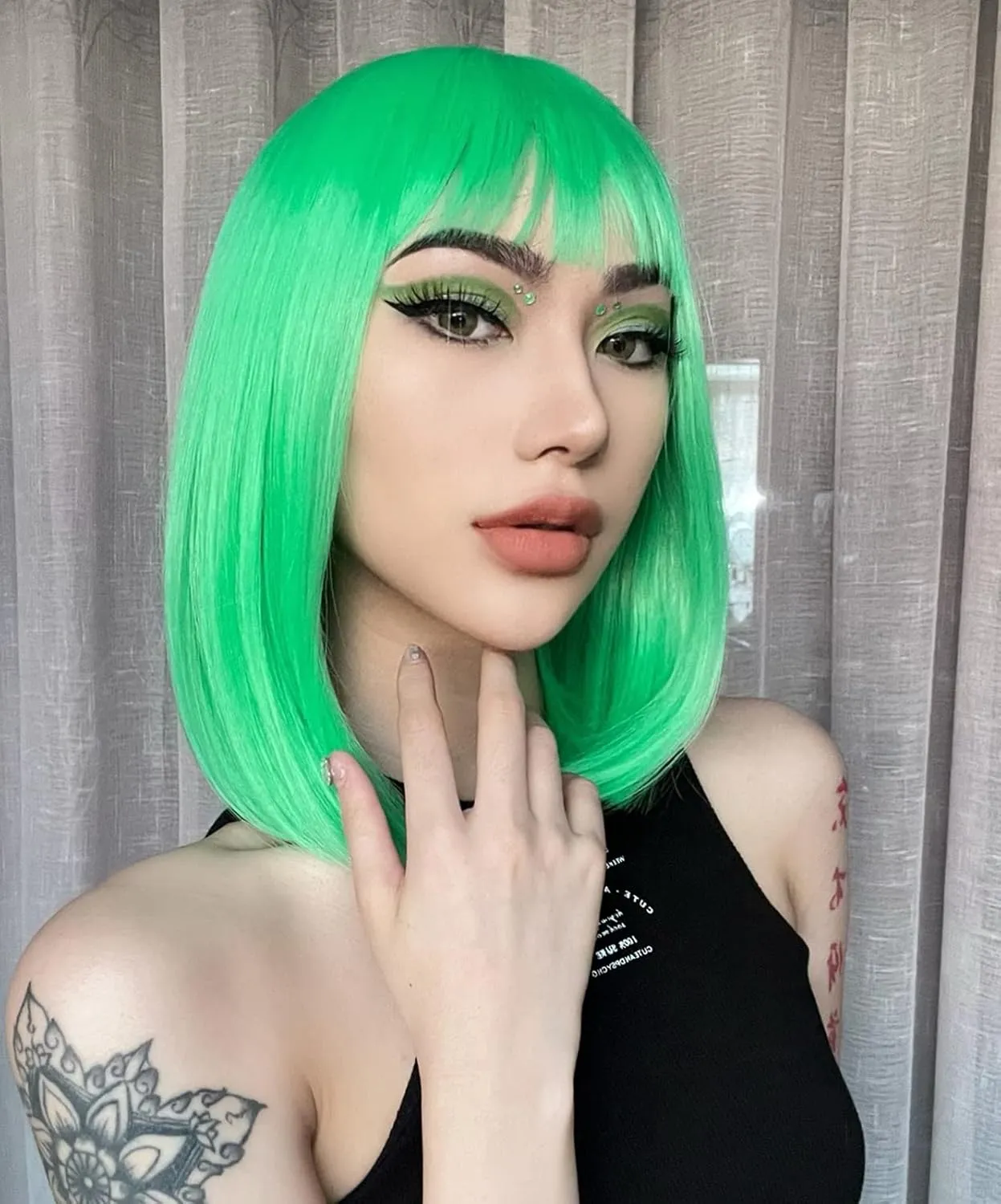AISI BEAUTY Green Bangs Short Bob Wig - 12 Inch Heat Resistant Synthetic Party Cosplay Wig