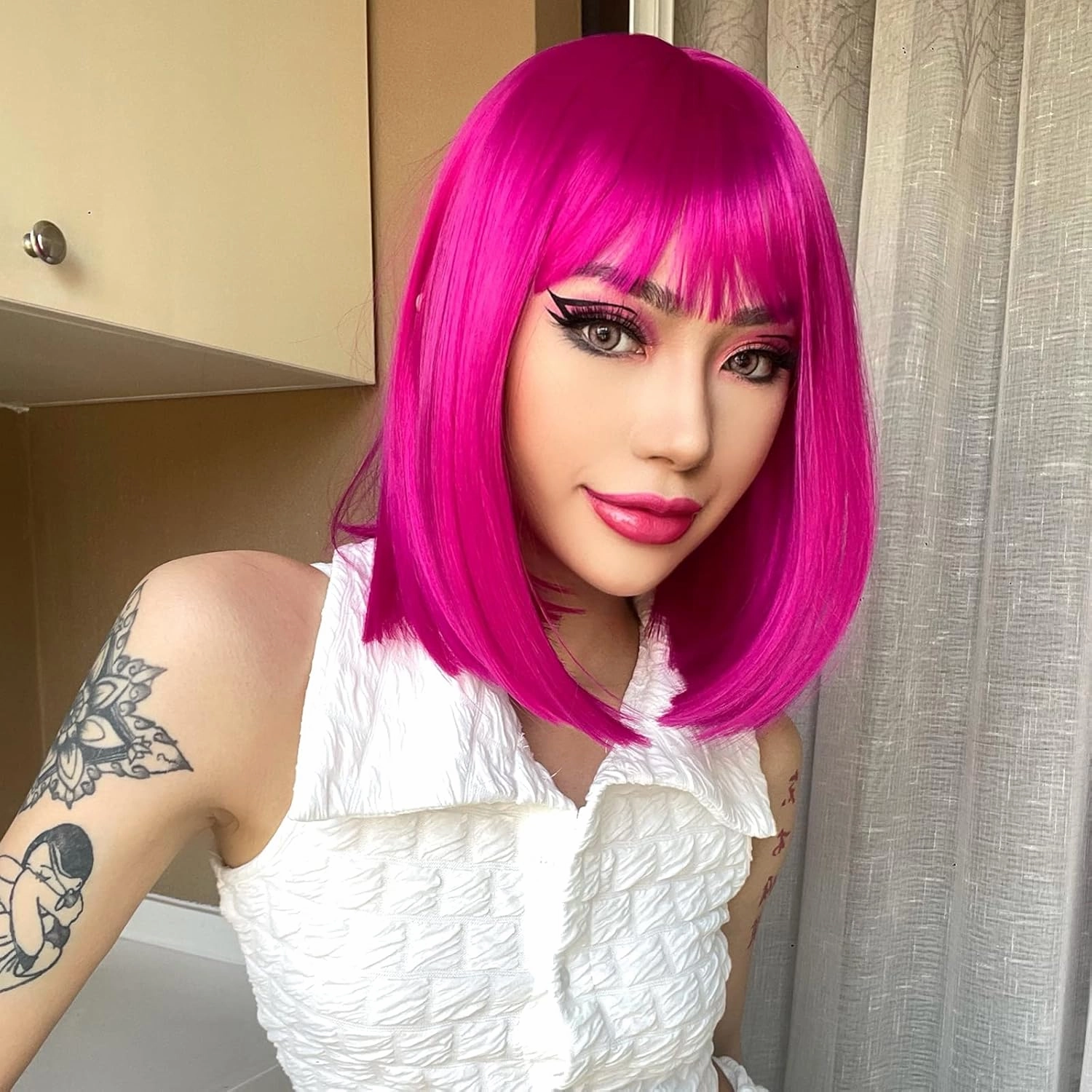 AISI BEAUTY Hot Pink Wig with Bangs Hot Pink Wigs for Women 12 Inch Short Straight Bob Wig Synthetic Hair Colored Wigs for Cosplay Party