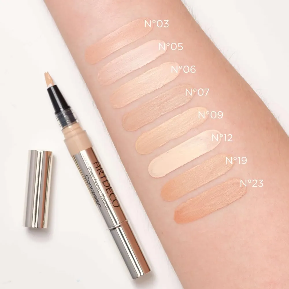 ARTDECO Perfect Teint Concealer - Neutral Light N°12 - Light-Reflecting Concealer with Brush Applicator - No Signs of Tiredness - Medium Coverage - Water-Resistant - Long Lasting - Makeup - 0.07 Fl Oz