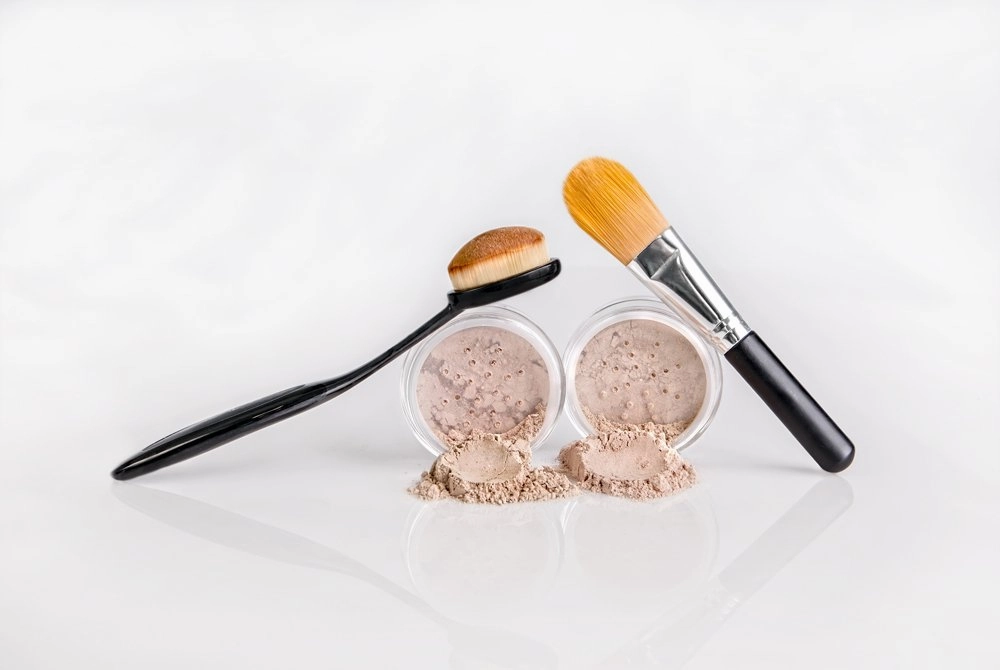 FOUNDATION & CONCEALER COMBO w/BRUSHES (WARM (Neutral) FOUNDATION & LIGHT CONCEALER) Mineral Makeup Kit Full Size Set Matte Bare Face Sheer Powder Cover