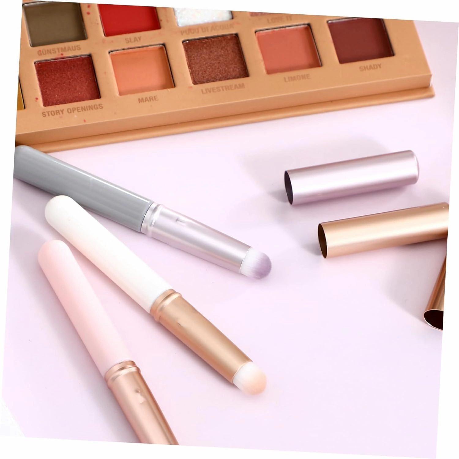 FRCOLOR 15pcs Concealer Brushes Caps Soft Synthetic Lip Applicator for Precise Makeup Travel-friendly Cosmetic Tools for Beginners