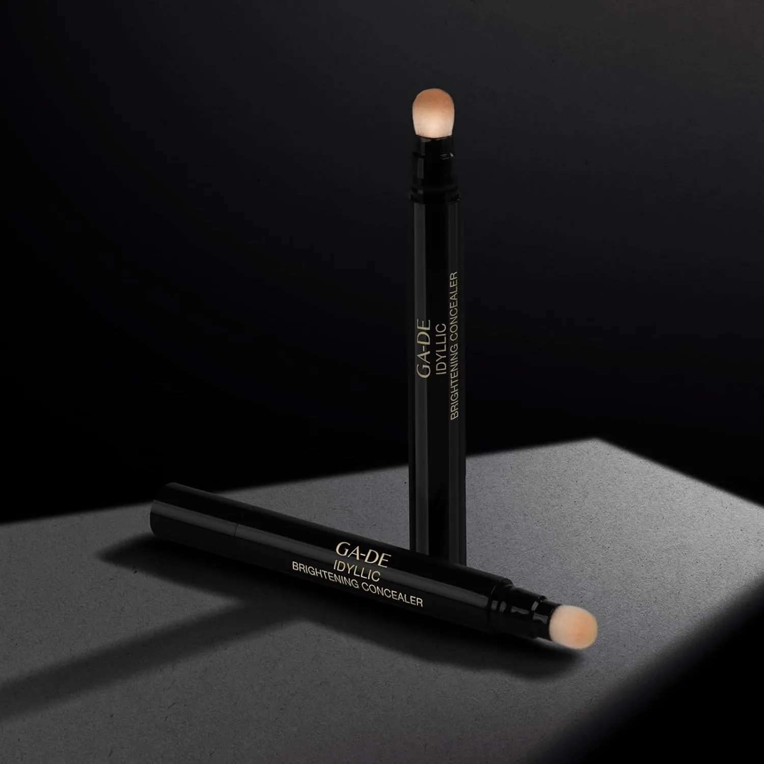GA-DE Idyllic Brightening Concealer, 32 - Concealer for Dark Circles - Erases Signs of Fatigue, Reduces Puffiness - Effortless Blend - 0.11 oz