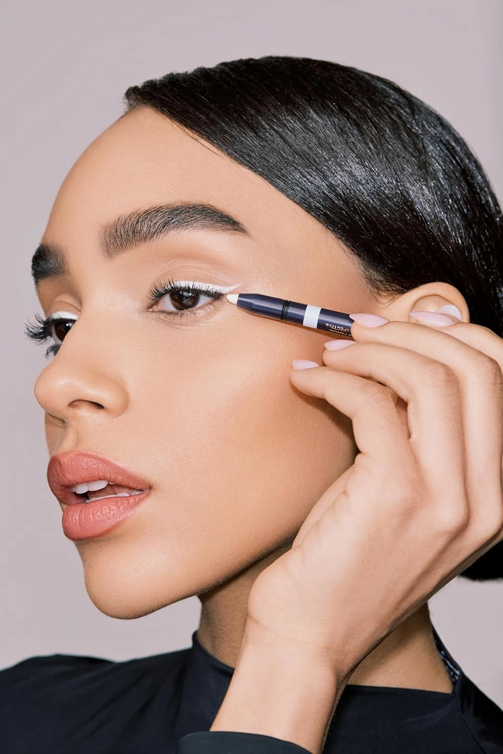 Kevyn Aucoin In Perspective Eyeliner Pencil, White: Easy Use. Flexibility of a kajal makeup pencil and waterproof. Long wearing. For waterline, lash line, or eye lid. No crease. Create flawless looks.