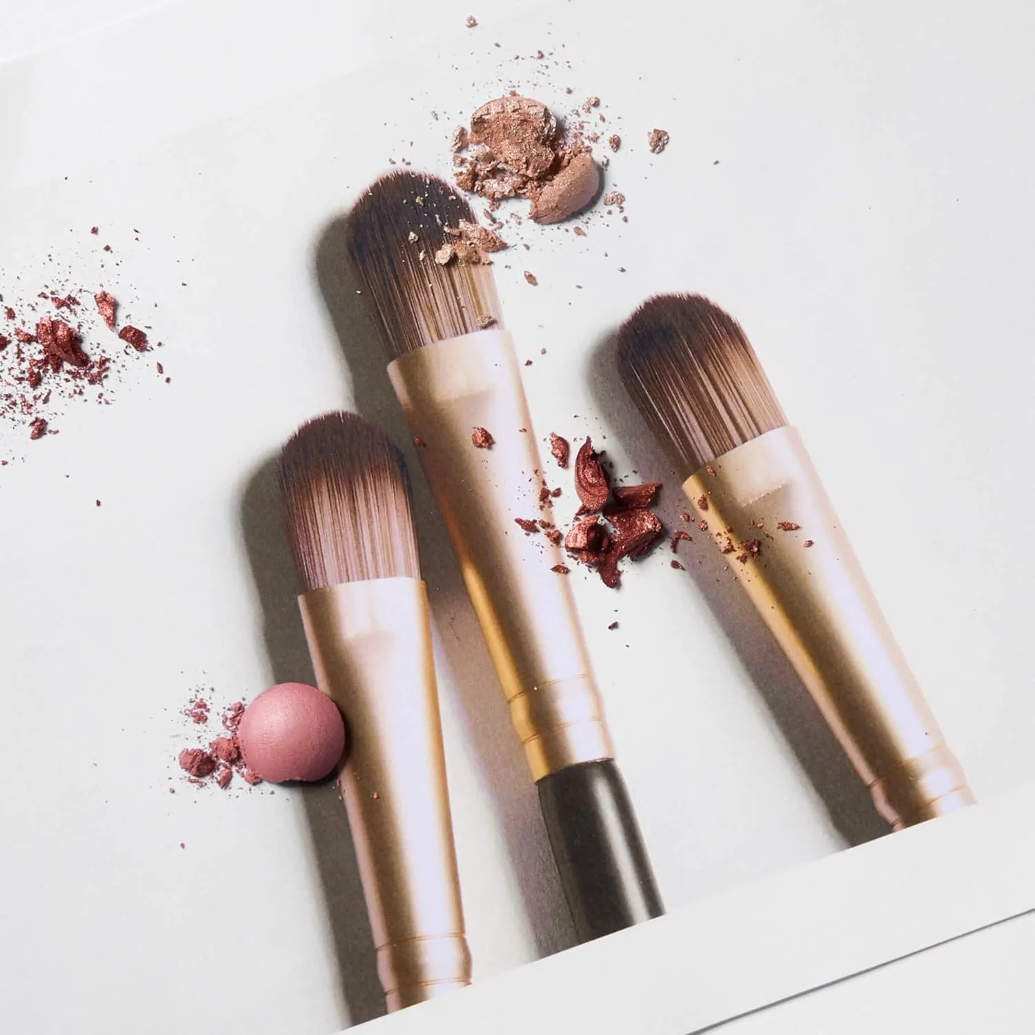 LAURA GELLER NEW YORK Dual-Ended Eyeshadow Brush - Domed Shader & Blending Brush for Baked and Pressed Eyeshadow Application - All Over Eye Makeup Brush