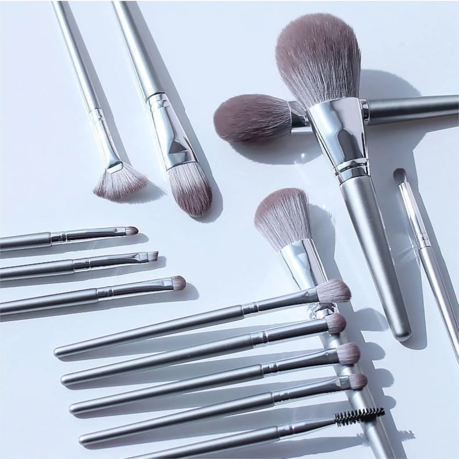 Makeup Brushes 14-Piece Makeup Brush Set with Brush Bag Soft Brushes Comfortable Handles Beauty Tools Portable Makeup Brush Set Brush Set
