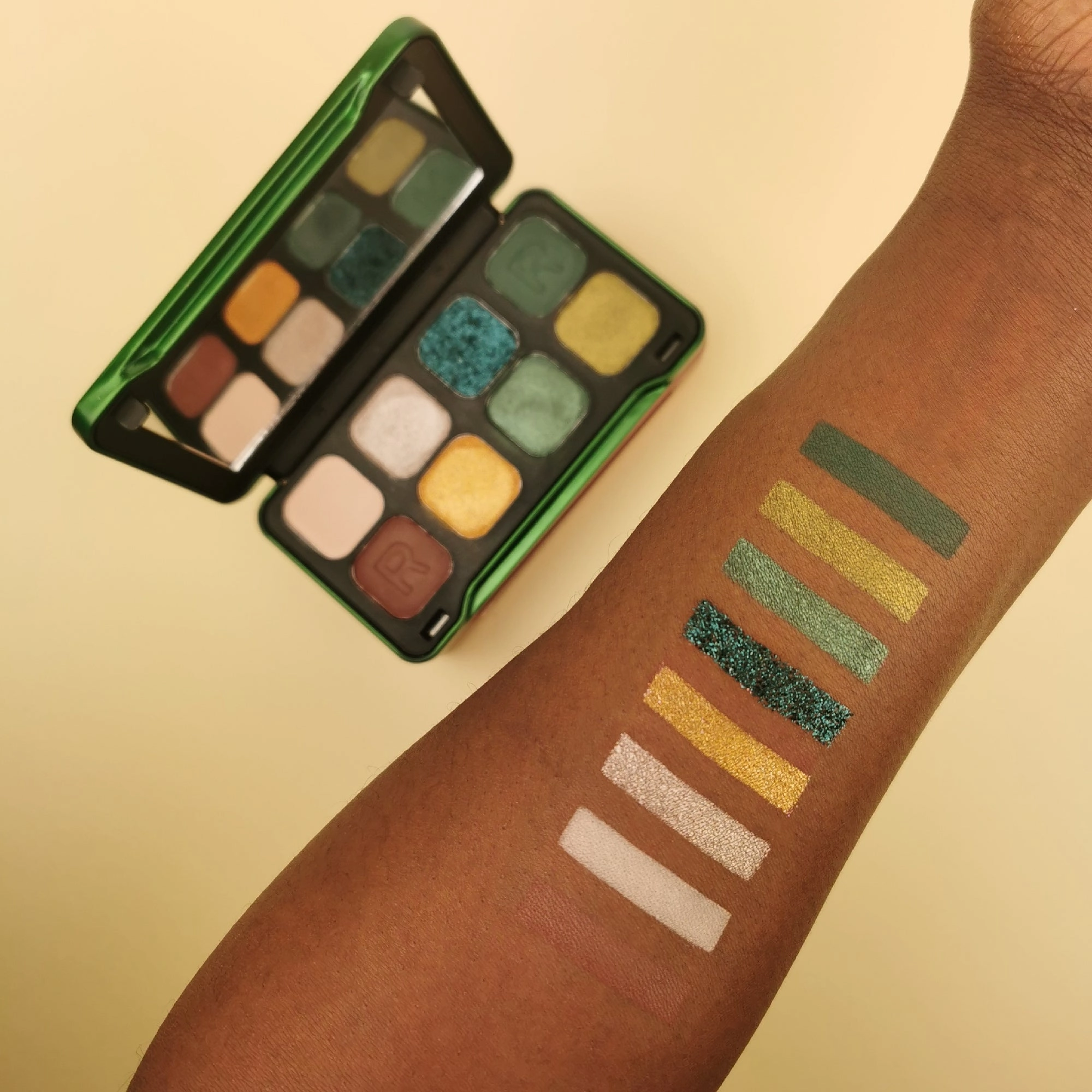 Revolution Forever Flawless Dynamic Everlasting Eyeshadow Palette