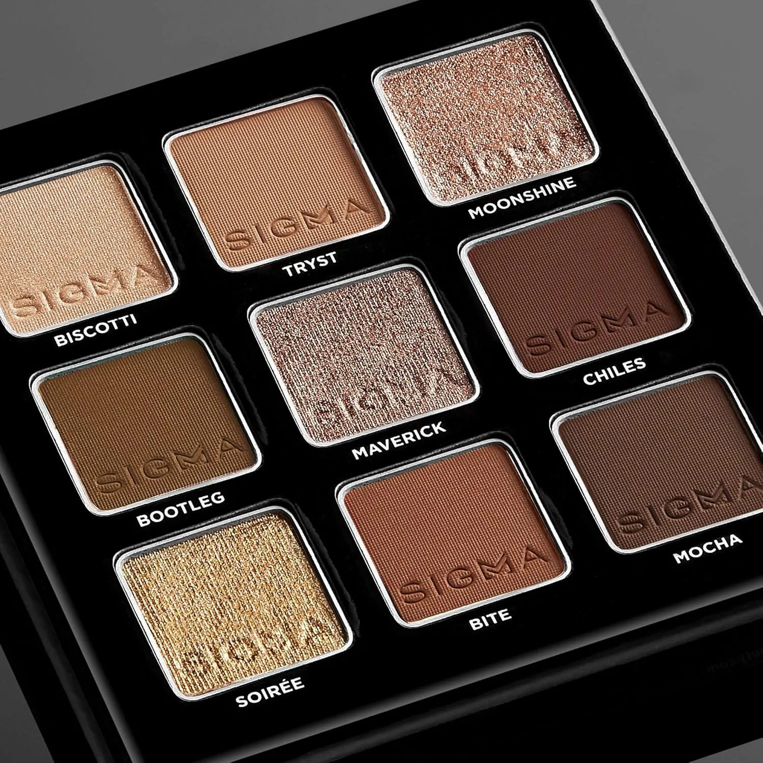 Sigma Beauty On-the-Go Eyeshadow Palette - Spicy - 9 Bold Eyeshadow Shades in Matte, Shimmer and Metalic Finishes - Highly Pigmented Vegan Eye Makeup Palette - Clean Beauty Products
