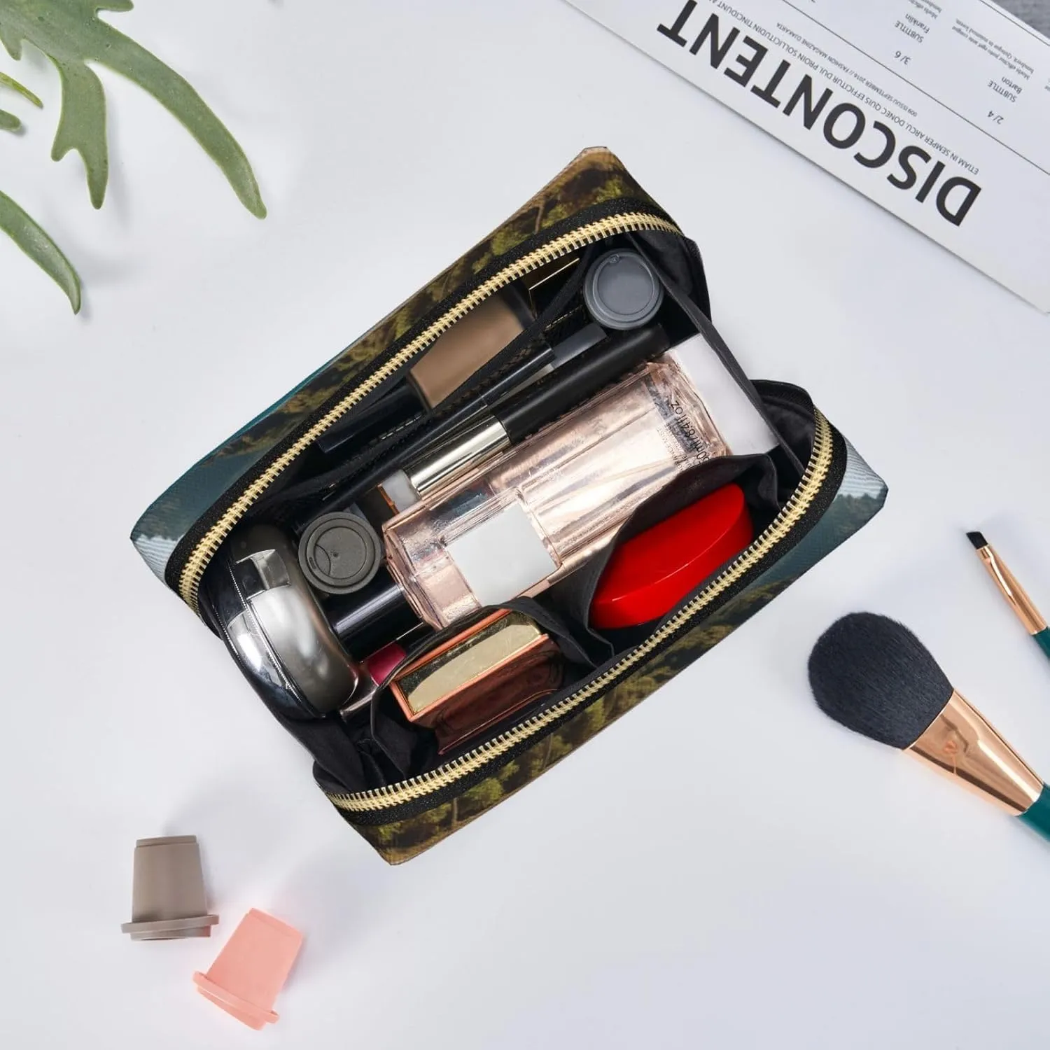Water Rush to Tropical Beach Printed Small Makeup Bag,Travel Cosmetic Bag Purse with Zipper,Water-resistant Makeup Organizer Bag for Women